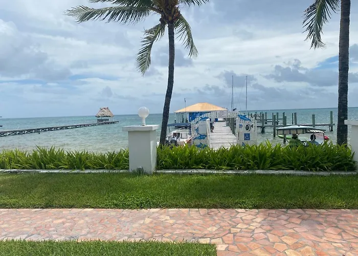 Isla Bonita Yacht Club Hotel