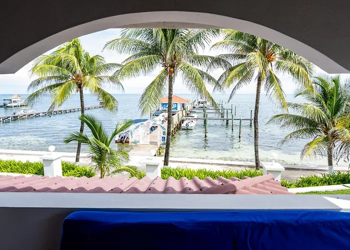 Isla Bonita Yacht Club Hotel
