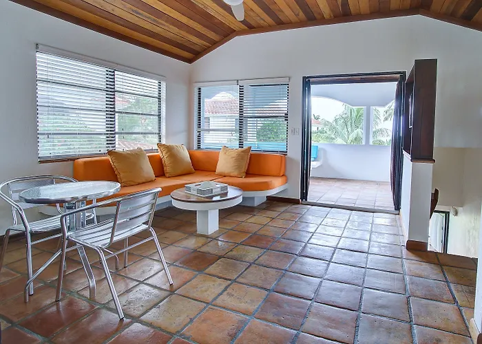 Isla Bonita Yacht Club