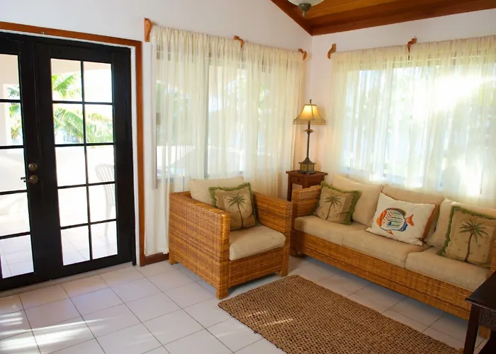 Isla Bonita Yacht Club Hotel