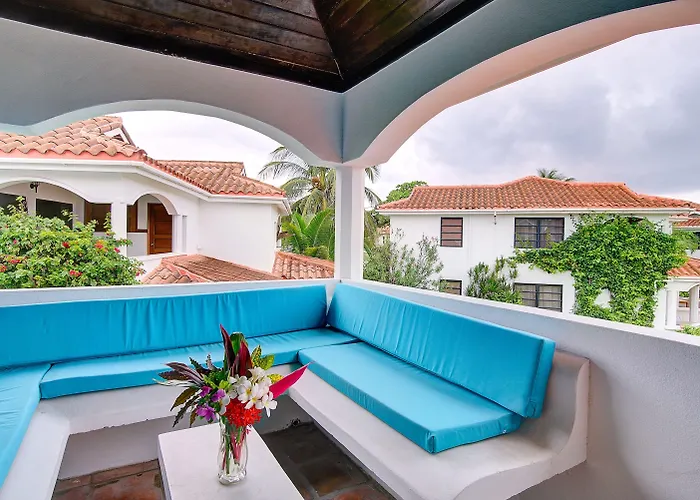 Isla Bonita Yacht Club Hotel