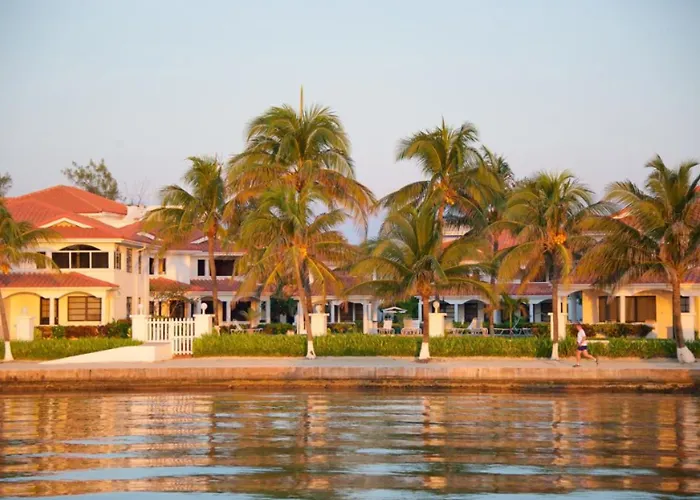 Isla Bonita Yacht Club Hotel