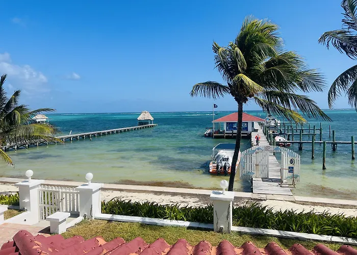 Isla Bonita Yacht Club Hotel