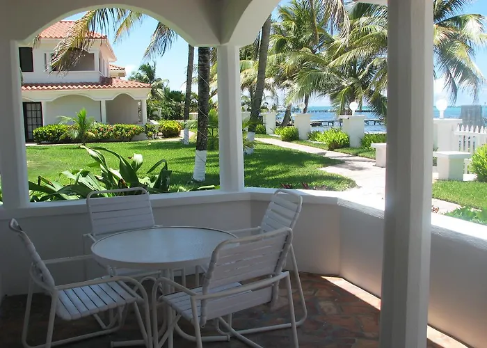 Isla Bonita Yacht Club Hotel